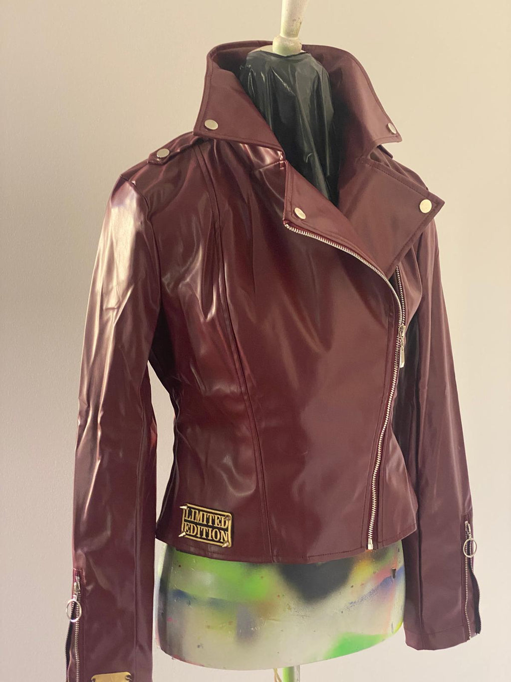 Giacca ecopelle elasticizzata color Vinaccia
