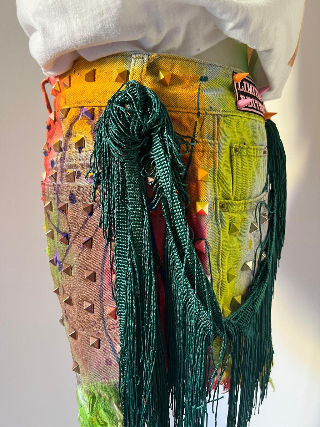 Pantaloncino borchiato